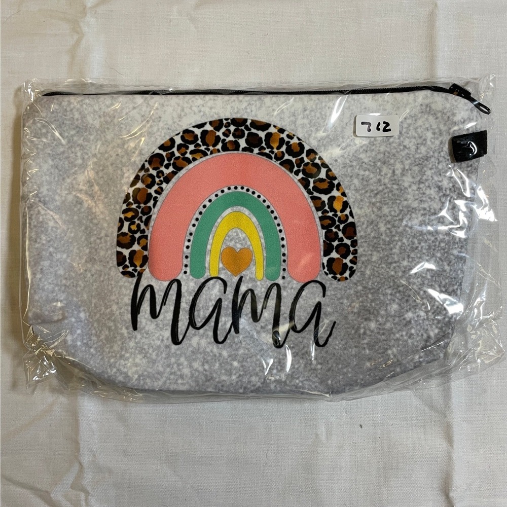 The Pouch Cosmetic Bag Women OS Grey NWT Rainbow Leopard Print Keychain Loop